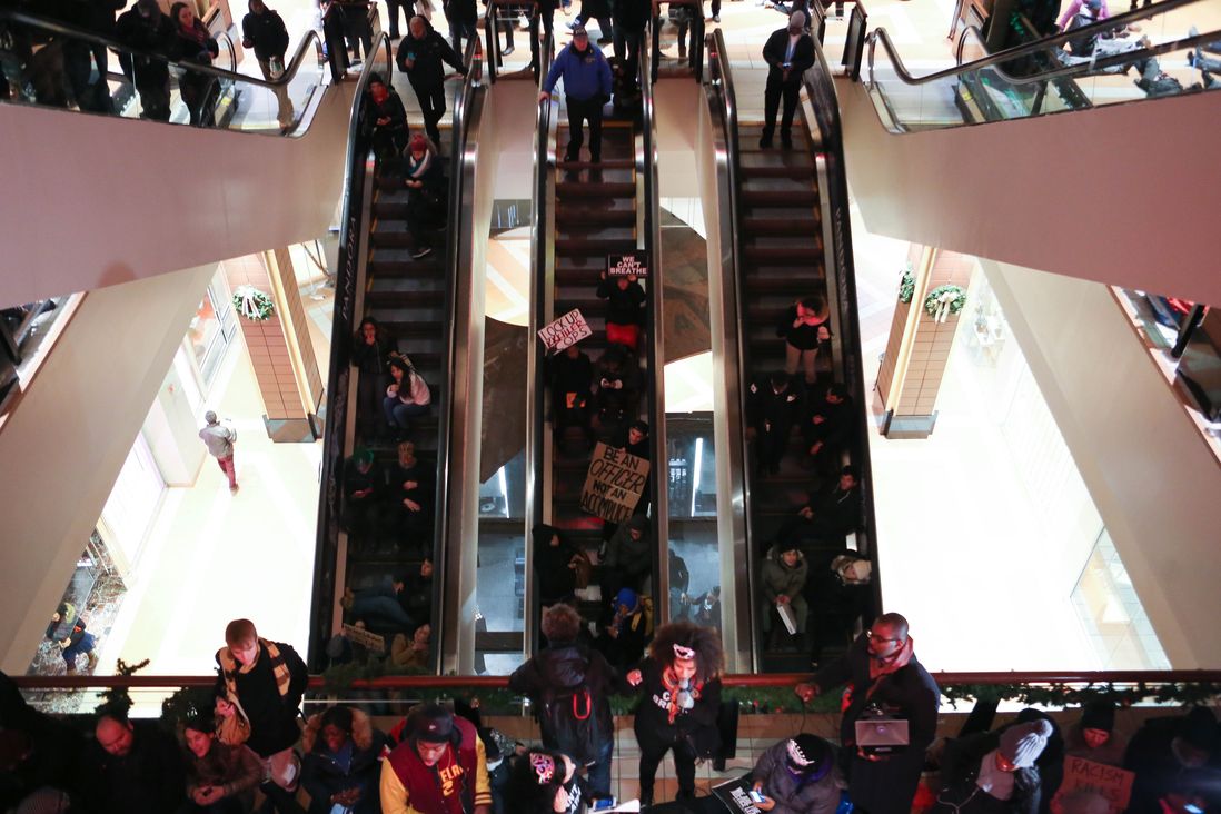 Demonstrators filled two floors of the shopping center and packed the elevators.<br>